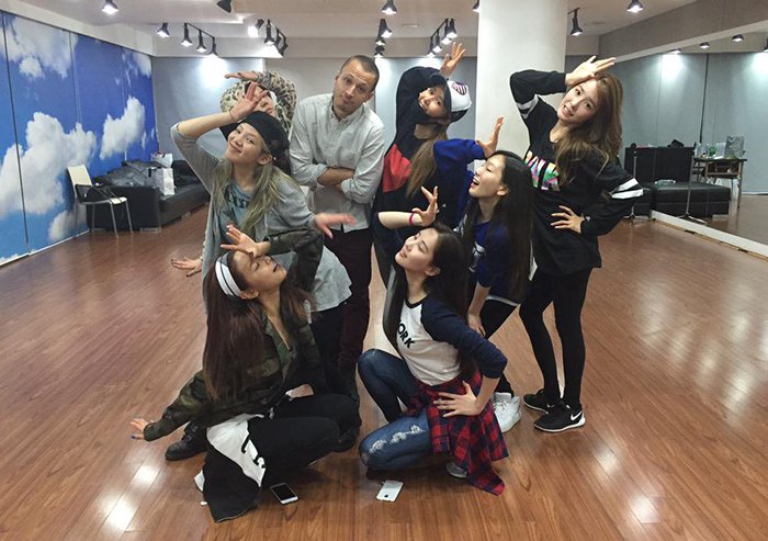 Tony Testa works with Girls' Generation. (Tony Testa)